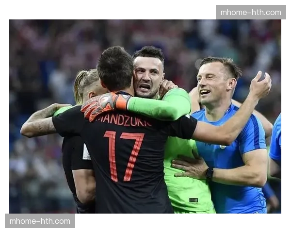 英格兰对决格子军团 克罗地亚经验迎战三狮青春风暴